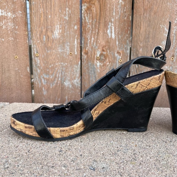 AEROSOLES Women’s Summer Plush Black Brown Strappy Wedge Sandal Size 7.5 - Picture 5 of 9